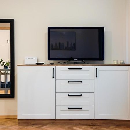 Old Town Eclectic Apartment For 6 People Варшава Екстериор снимка