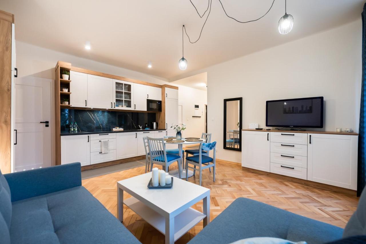 Old Town Eclectic Apartment For 6 People Варшава Екстериор снимка