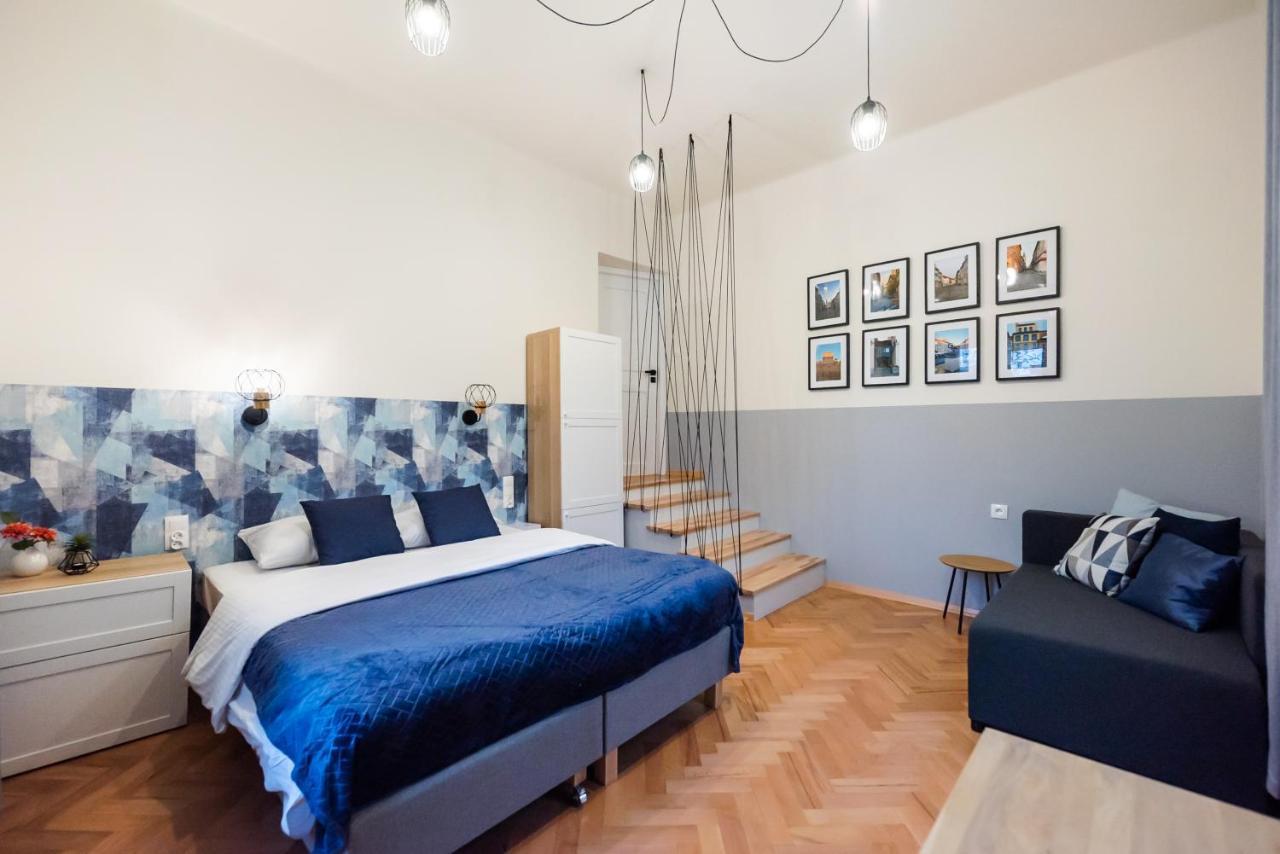 Old Town Eclectic Apartment For 6 People Варшава Екстериор снимка